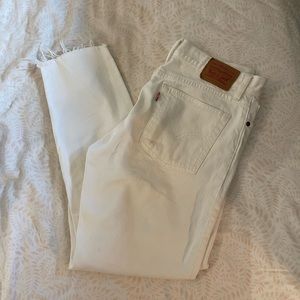 Levi’s White Wedgie Size 27